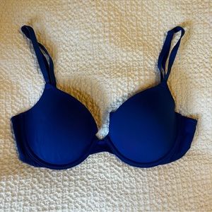 VICTORIA’S SECRET WEAR EVERYWHERE BRA